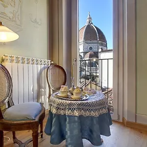 romantic-apartment-in-the-heart-of-florence.it-tuscanyhotel.com/